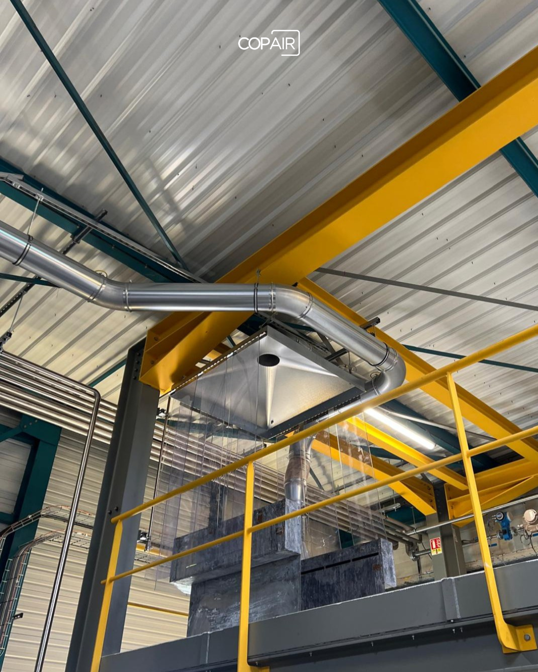 Réseau d'extraction de poussières explosives raccordé à une hotte sur mesure, usine du Cambrésis